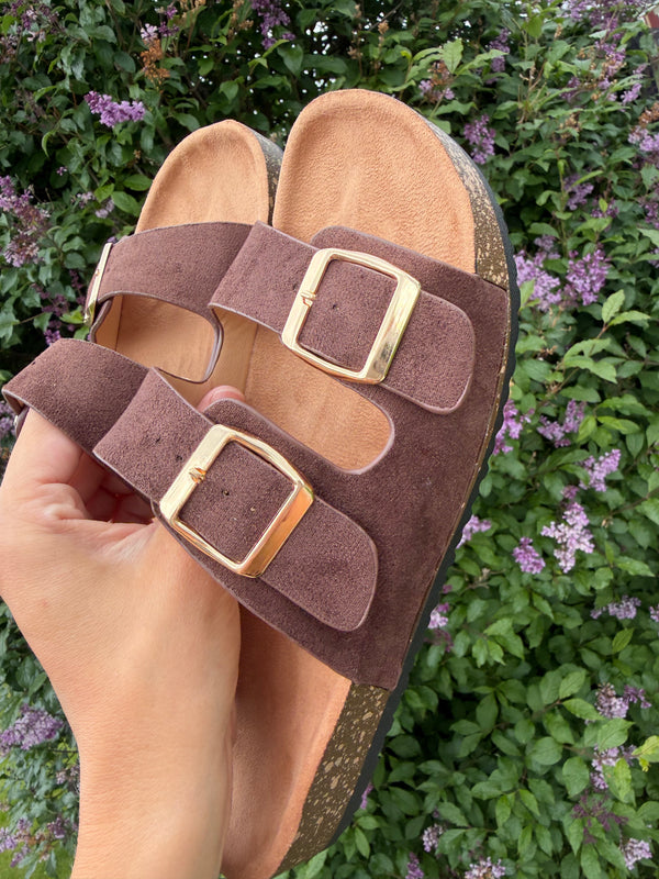 KLASSISKA SANDALER MED DUBBLA SPÄNNEN
