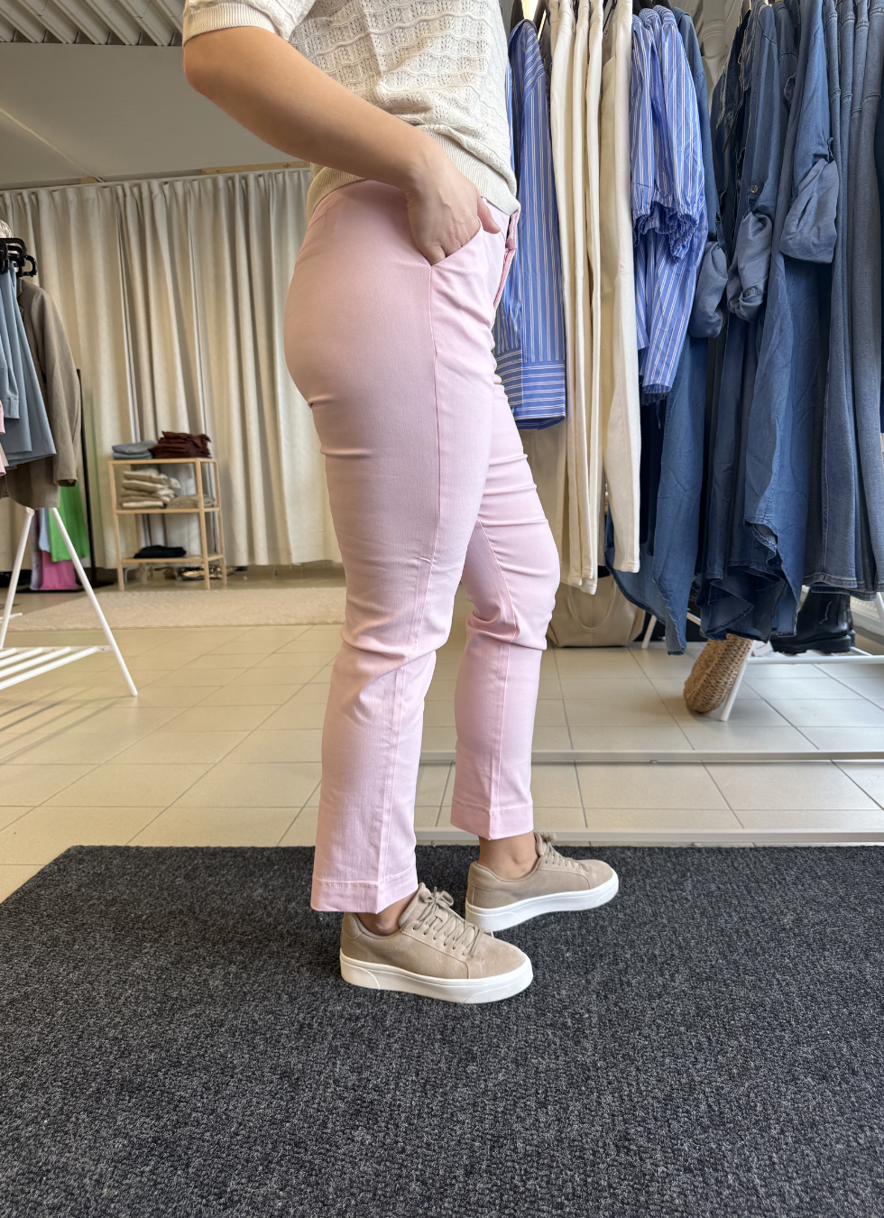 ROSA BYXOR MED RAK PASSFORM