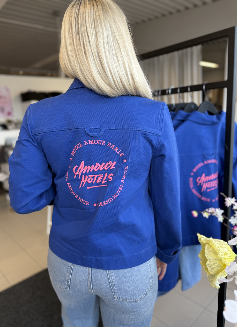OVERSHIRT I STRETCHBOMULL MED KNAPPNING