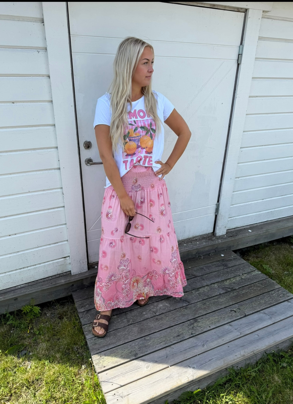 LÅNG MÖNSTRAD KJOL I VISKOS