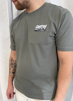 T-SHIRT MED TRYCK OCH AVSLAPPNAD PASSFORM