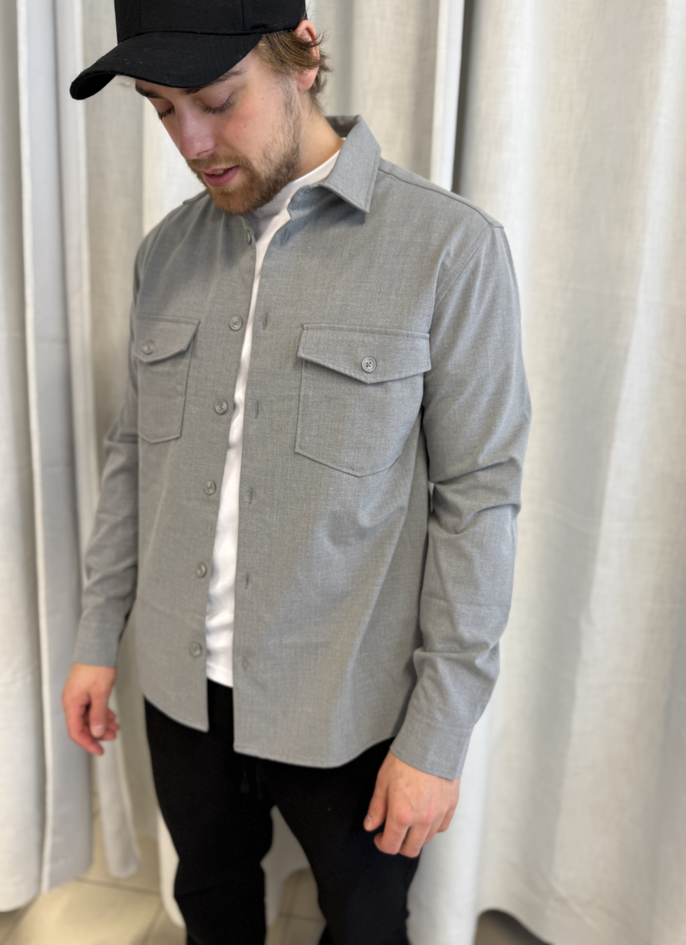 OVERSHIRT I MJUK TWILLKVALITET