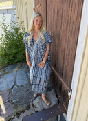 MÖNSTRAD KAFTAN/KLÄNNING I VISKOS