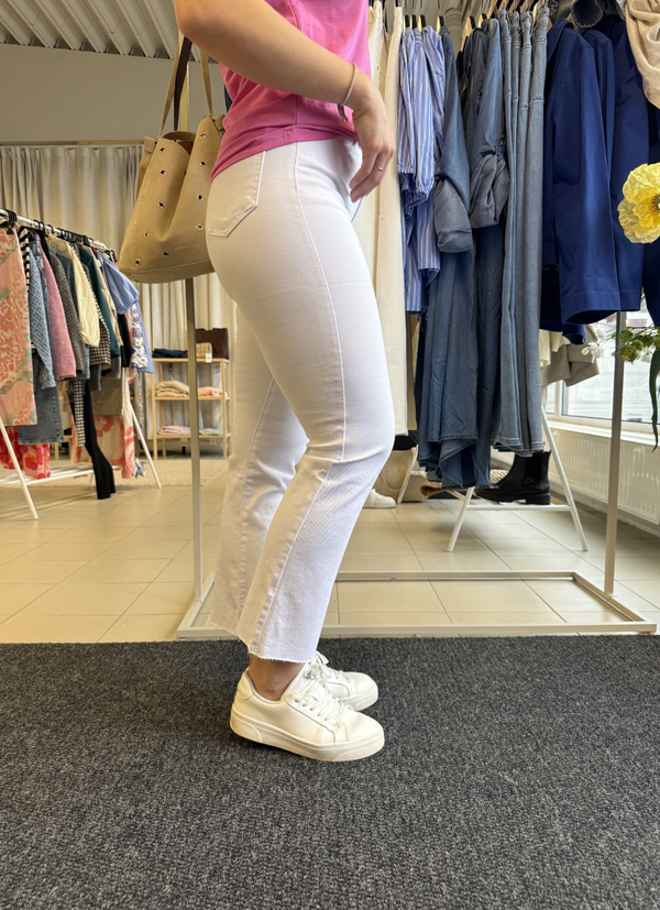 STRETCHJEANS KICKFLARE MED HÖG KOMFORT