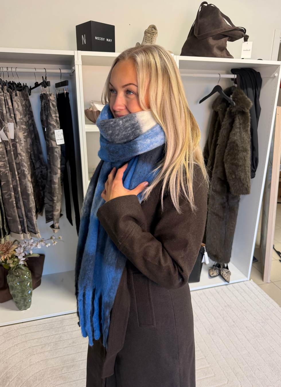 WATTI SCARF