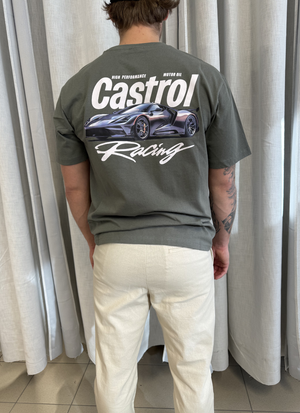 T-SHIRT MED TRYCK OCH AVSLAPPNAD PASSFORM