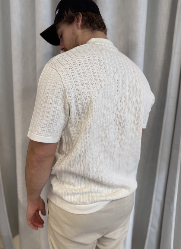 STICKAD POLOTRÖJA MED STRUKTUR