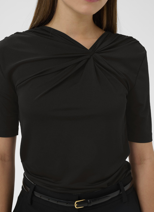 SLIM FIT T-SHIRT I VISKOSBLANDNING