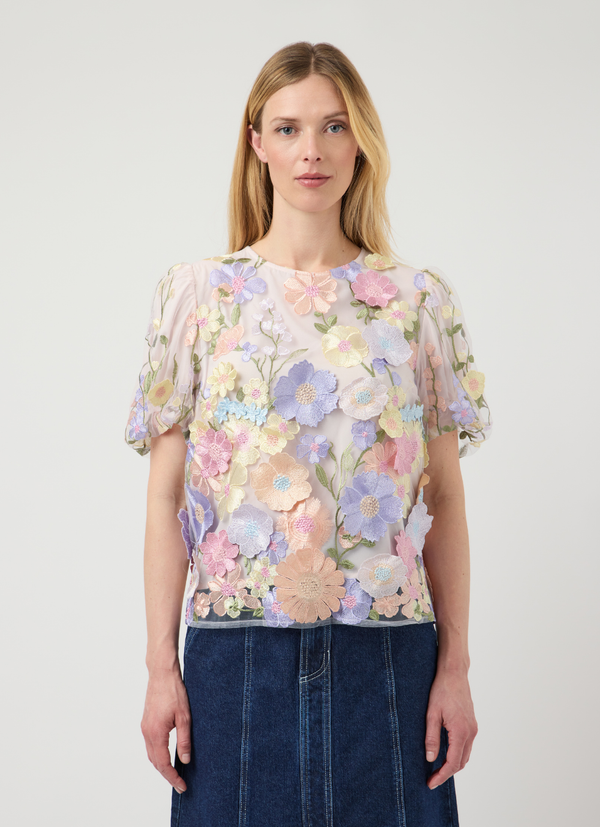 BLUS MED 3D-BLOMDETALJER