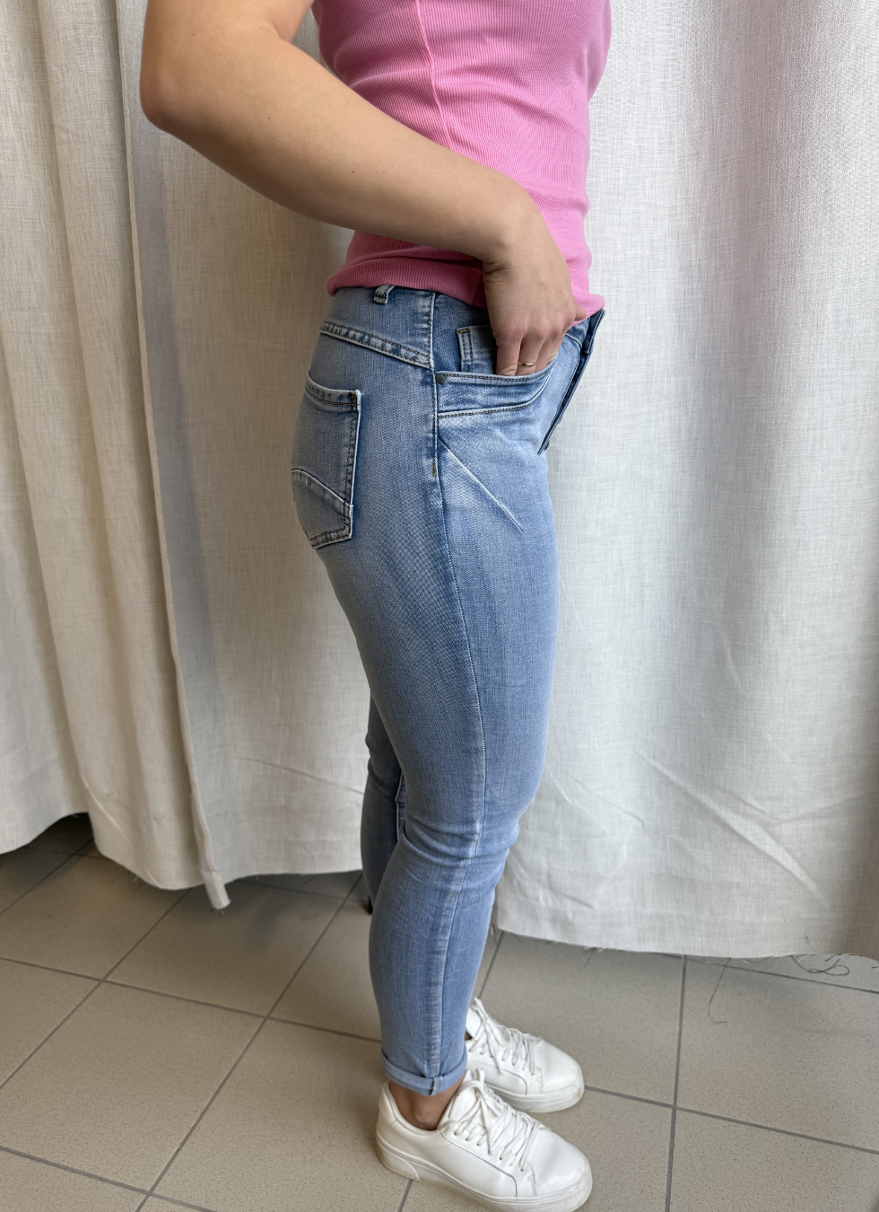 KLASSISKA JEANS MED REGULAR FIT