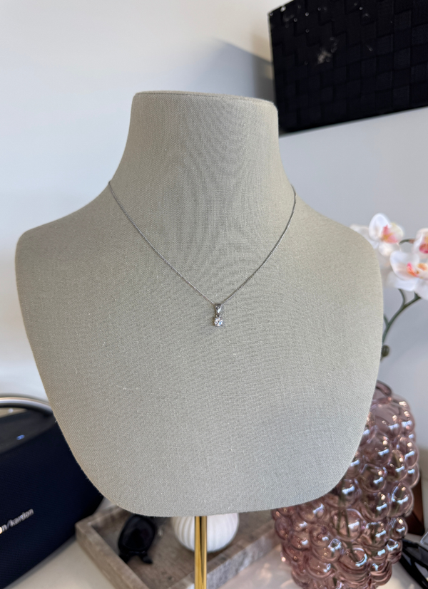 HALSBAND MED LITEN STEN