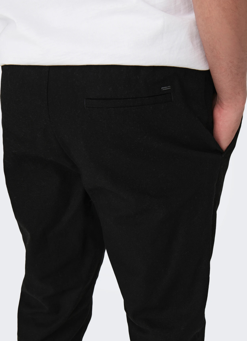 CROPPED LINNEBYXOR MED AVSLAPPNAD PASSFORM