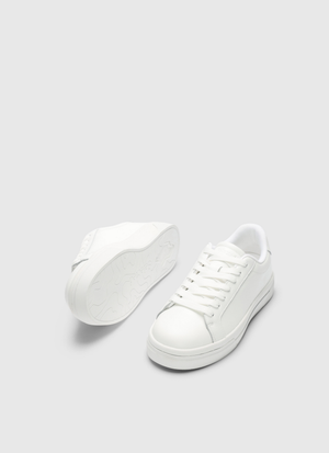 Klassiska sneakers med snörning