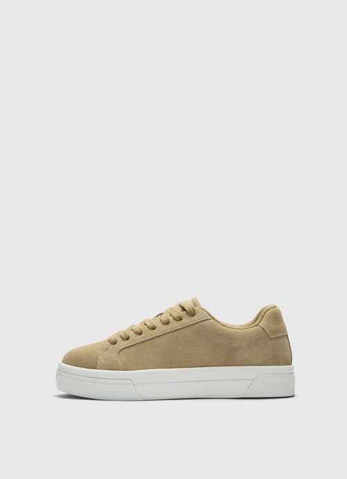 Klassiska sneakers med snörning