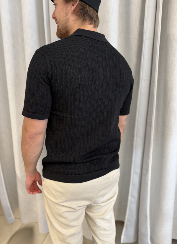STICKAD POLOTRÖJA MED STRUKTUR