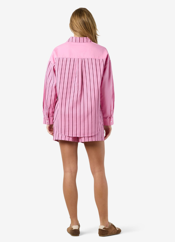 OVERSIZE DENIMSKJORTA I BOMULL