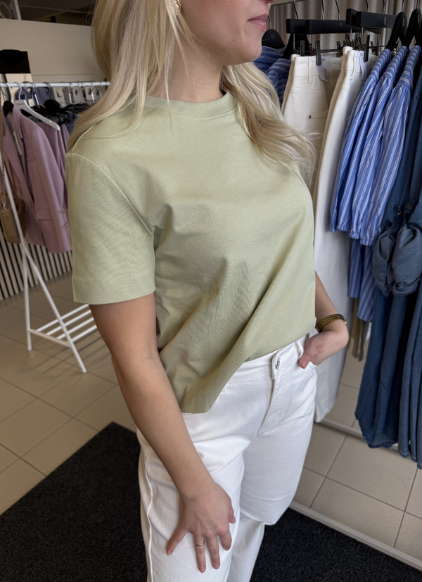 BOXY T-SHIRT I EKOLOGISK BOMULL