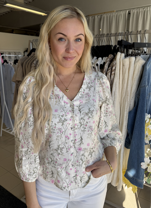 BLOMMIG BLUS I LINNEBLANDNING