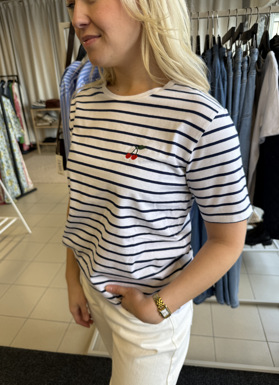 RANDIG T-SHIRT I MJUK BOMULL