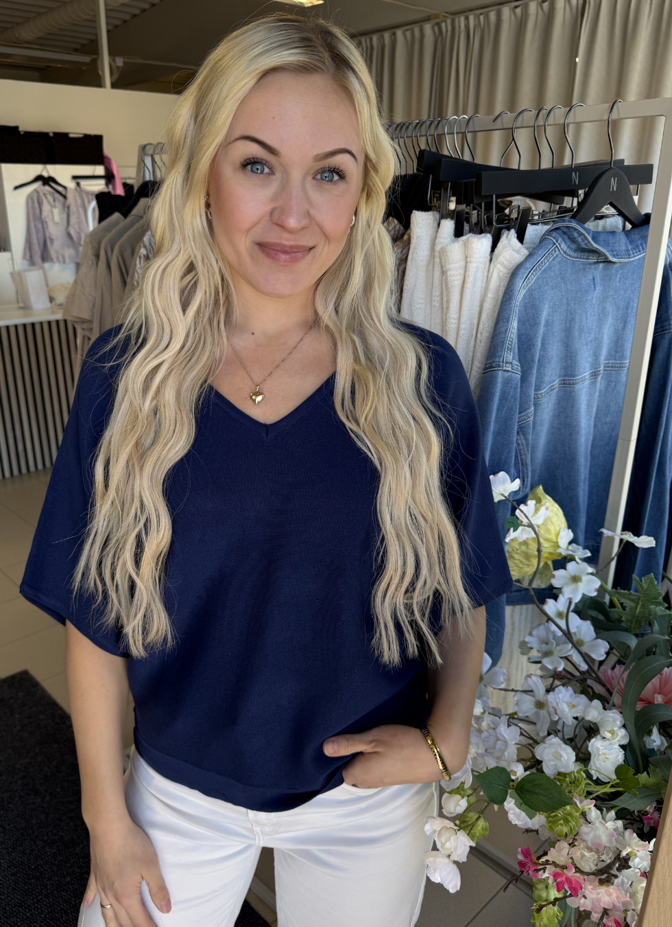 STICKAD TOPP I UNDERBAR KVALITET